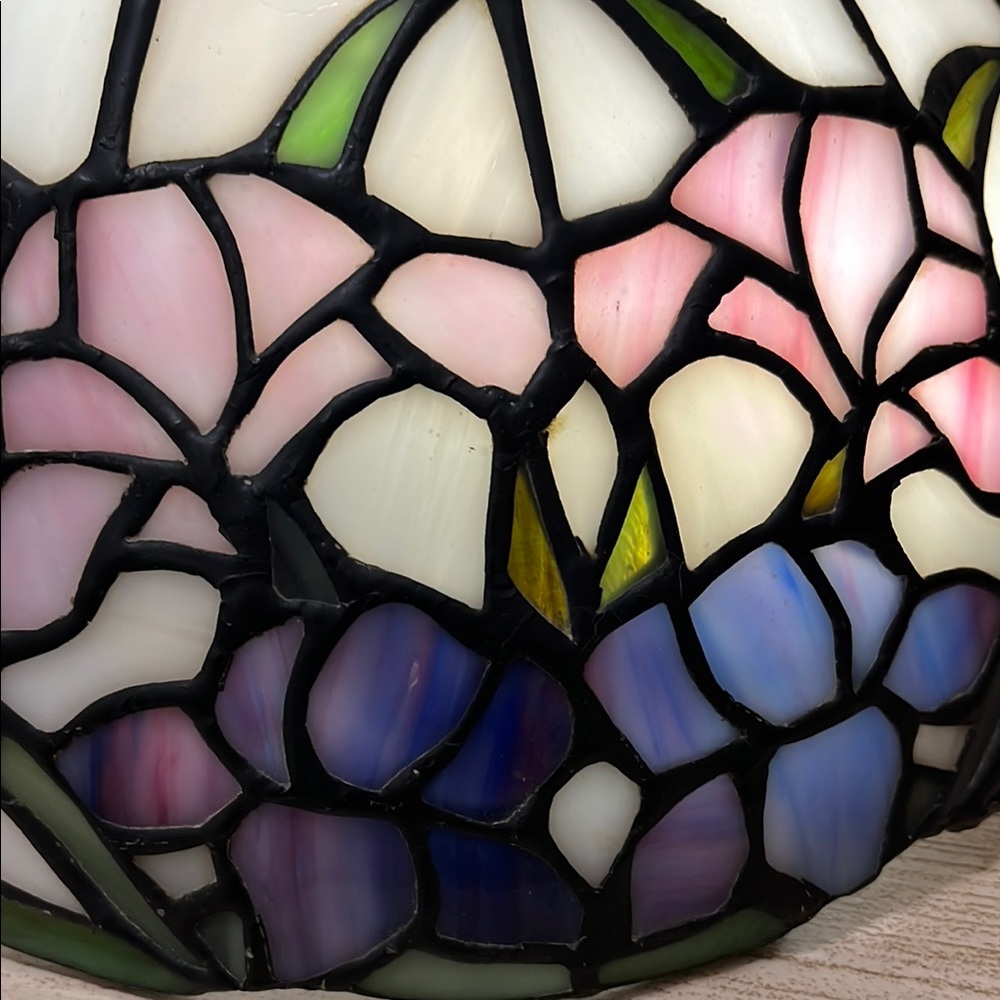 Vintage Dale Tiffany Lamp Shade - Picture 6 of 16